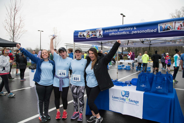 Runners for down syndrome race